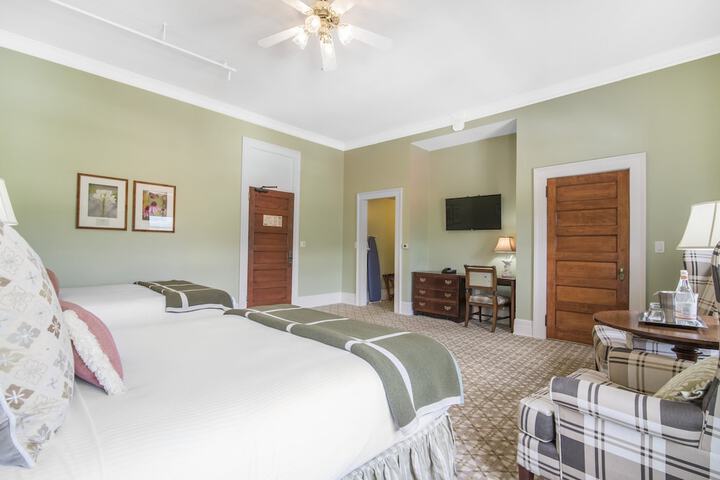Room 52 of 132