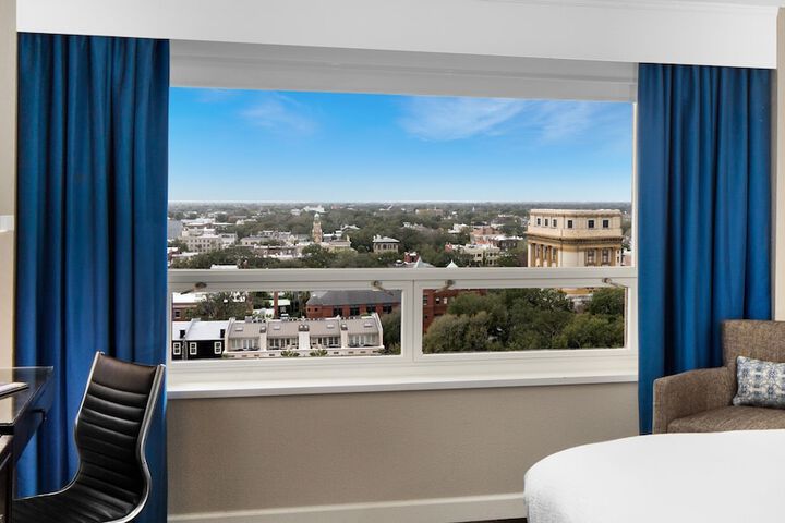 Room 32 of 102