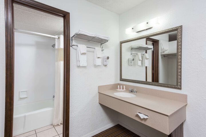 Ramada by Wyndham Mountain Home