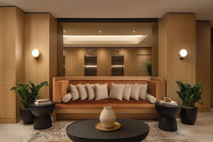 Hotel Interior 4 of 37
