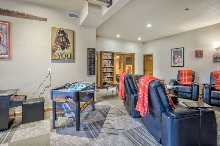 Mountain Getaway Cabinhot Tub & Pool Table4bd