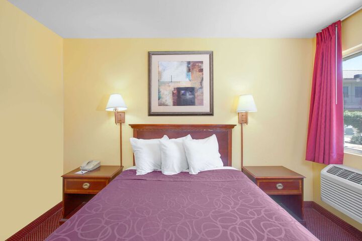 Room 9 of 26