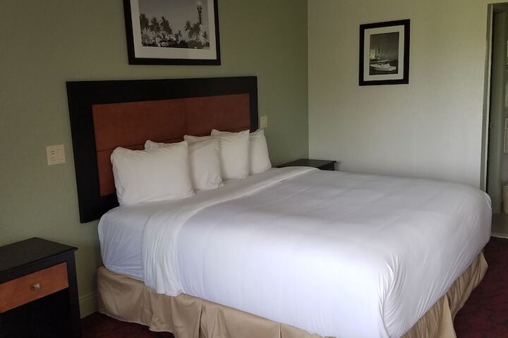 Room 8 of 22
