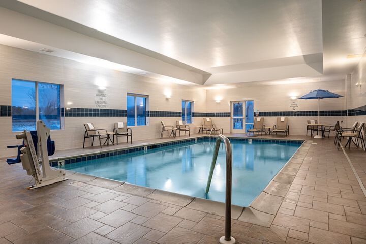 Holiday Inn Express & Suites Edwardsville by IHG