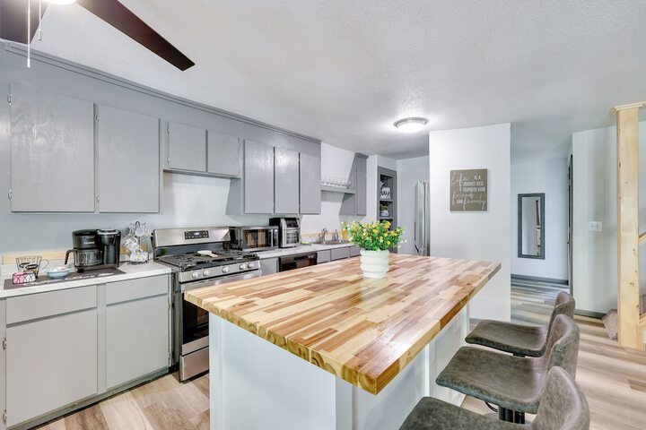 Family-friendly Broken Bow Home w / Grill!