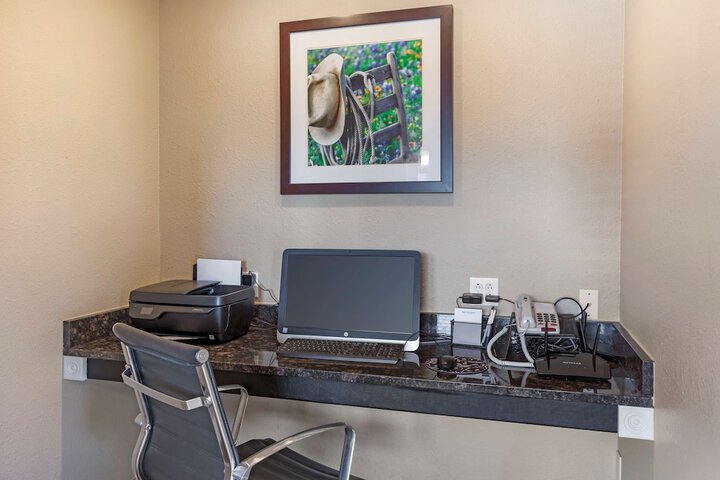 Business Center 26 of 26