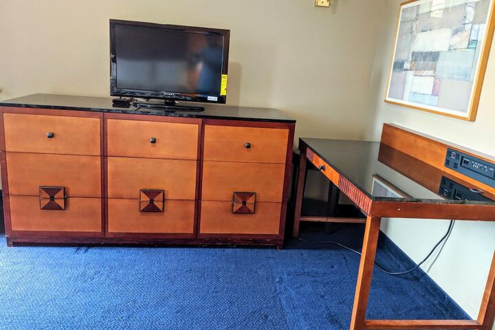 Room 8 of 26