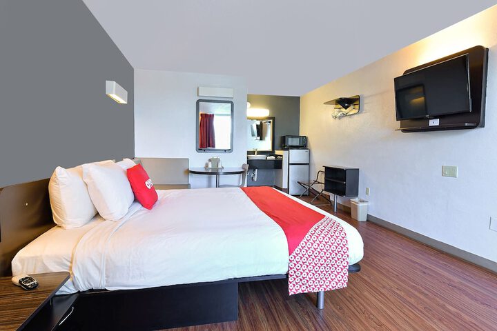 OYO Hotel Valdosta GA I-75