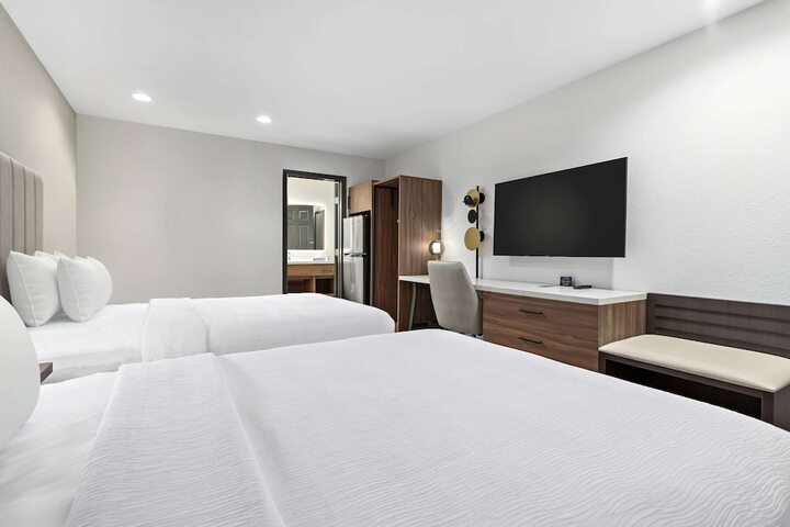 Room 54 of 62