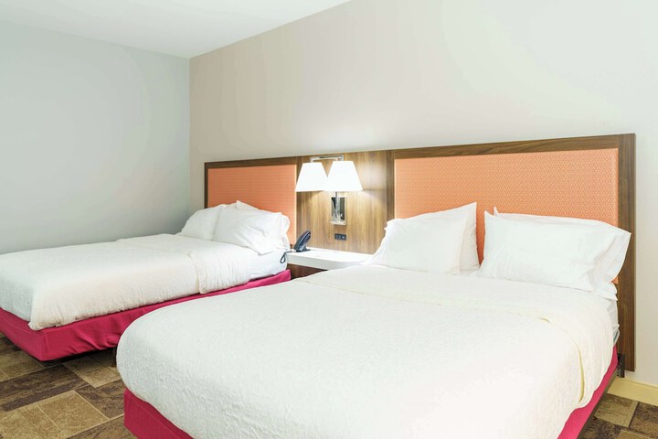 Hampton Inn Garden City