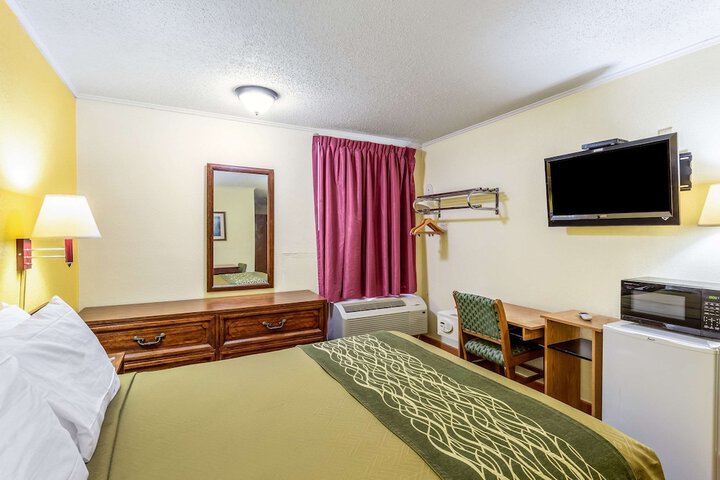 Room 8 of 25