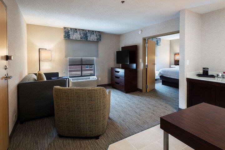 Hampton Inn & Suites Chicago / Lincolnshire