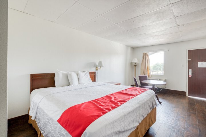 Room 16 of 32