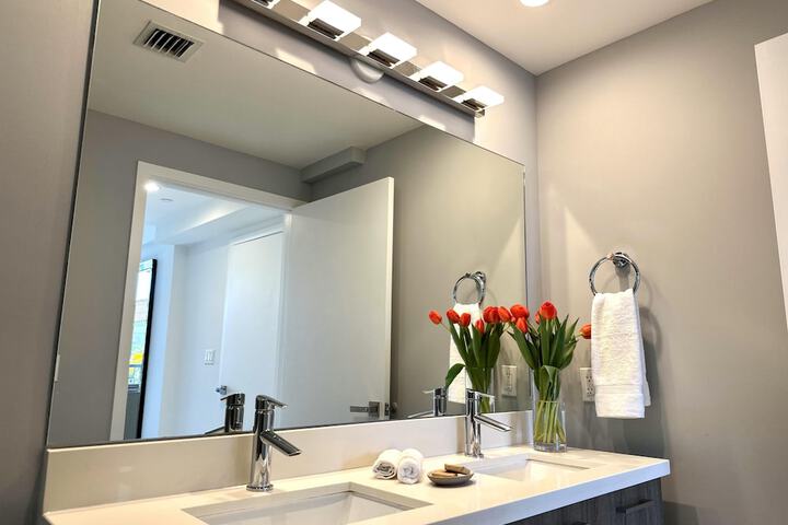 Bay Breeze Premium Apartments by Eskape Collection