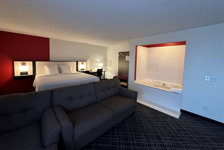 Room 27 of 46