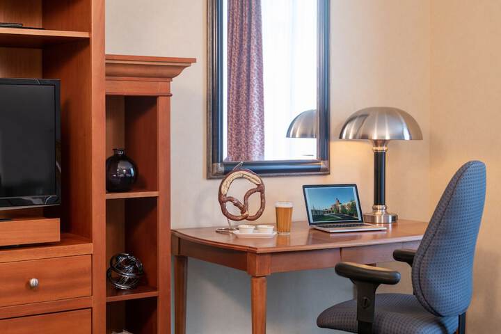 Room 15 of 37