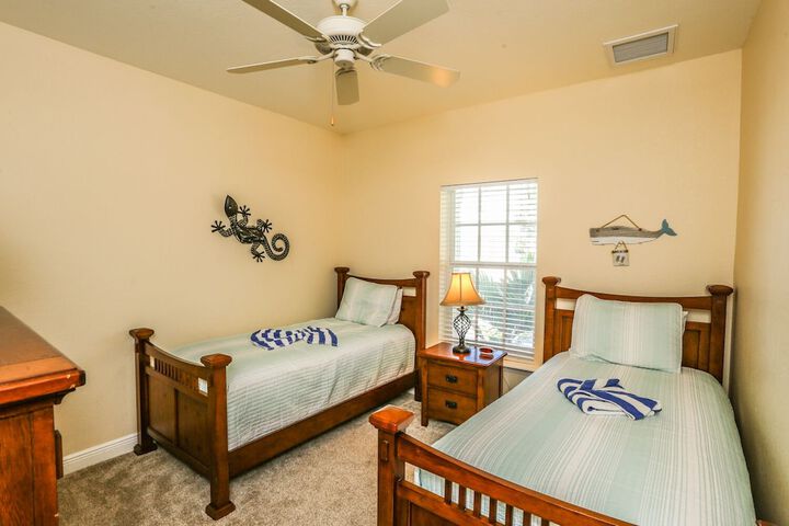 Room 11 of 27
