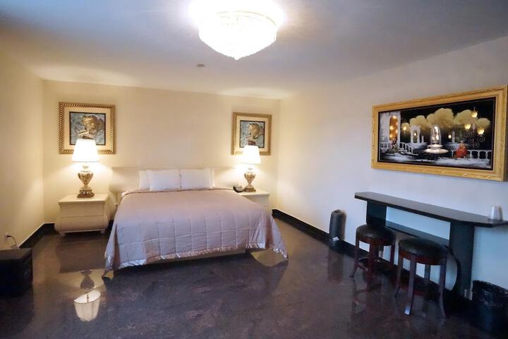Room 35 of 61