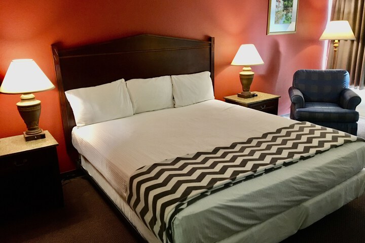 RIVER ROCK INN
