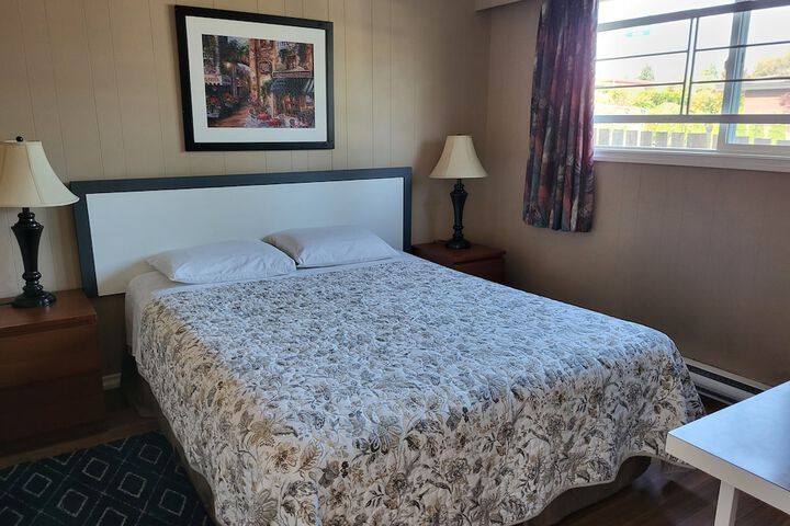 River Heights Motel