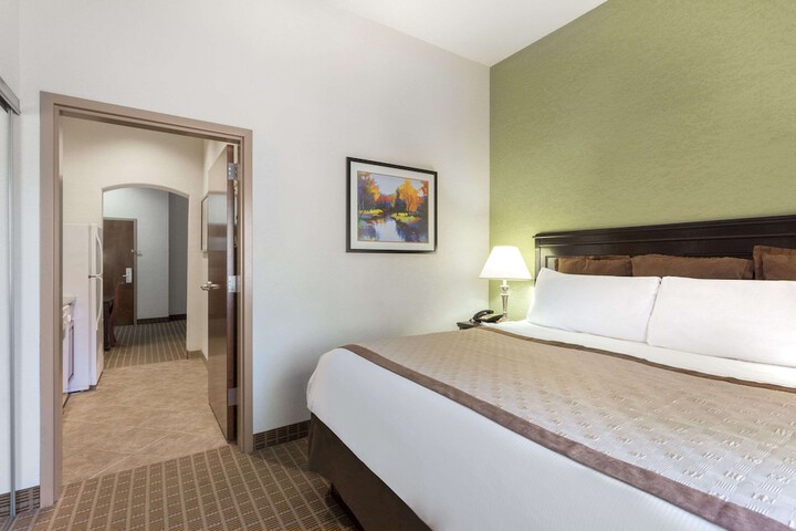 Room 19 of 37