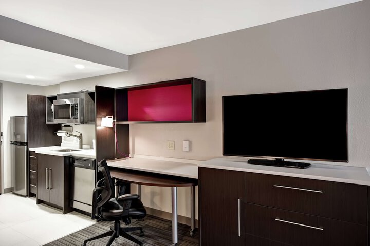 Room 15 of 40