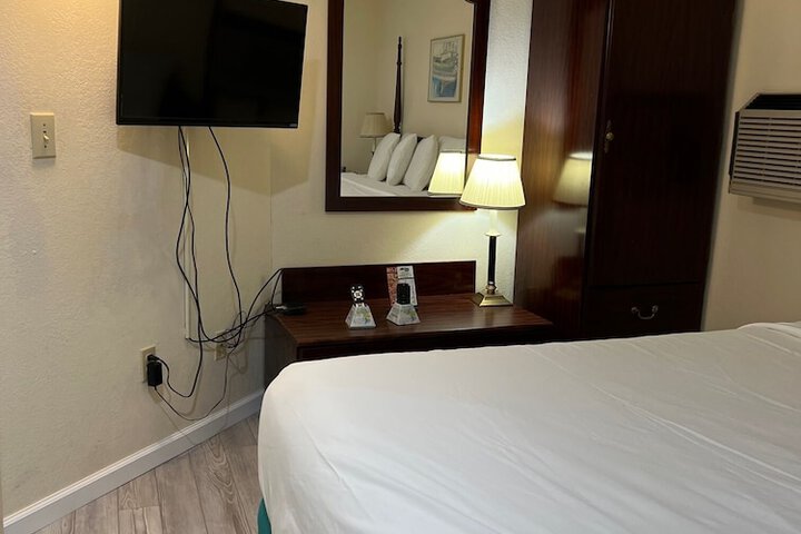 Room 30 of 87