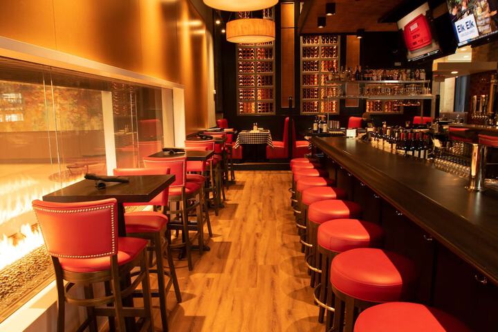 Lounge 66 of 73