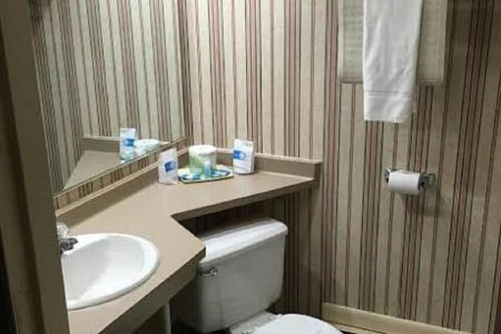Room 16 of 22