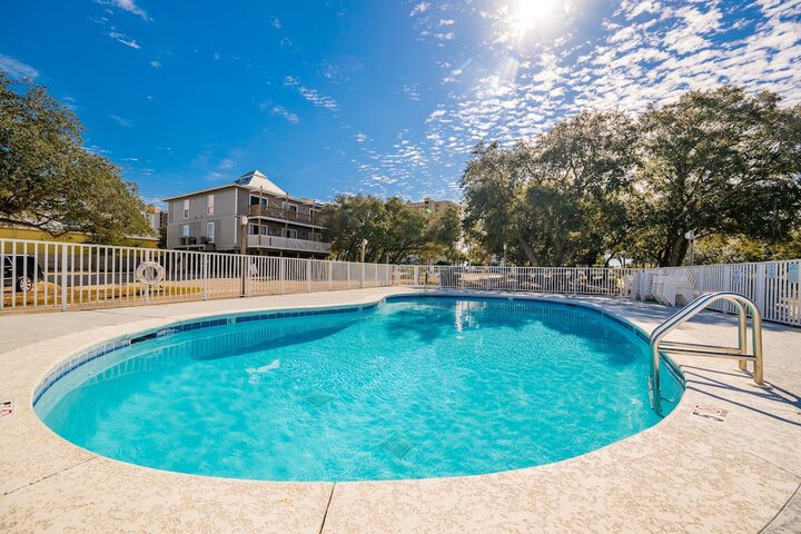 Pool 4 of 18