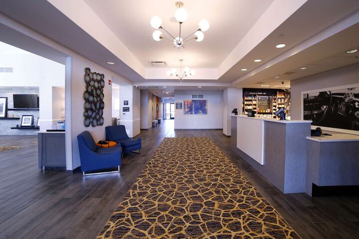 Hampton Inn & Suites Forest City