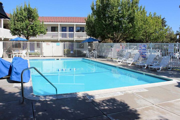 MOTEL 6 PASO ROBLES