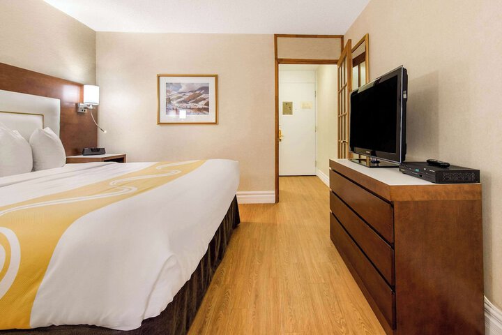 Room 25 of 52