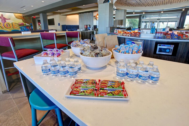 Breakfast/Coffee Service 40 of 44