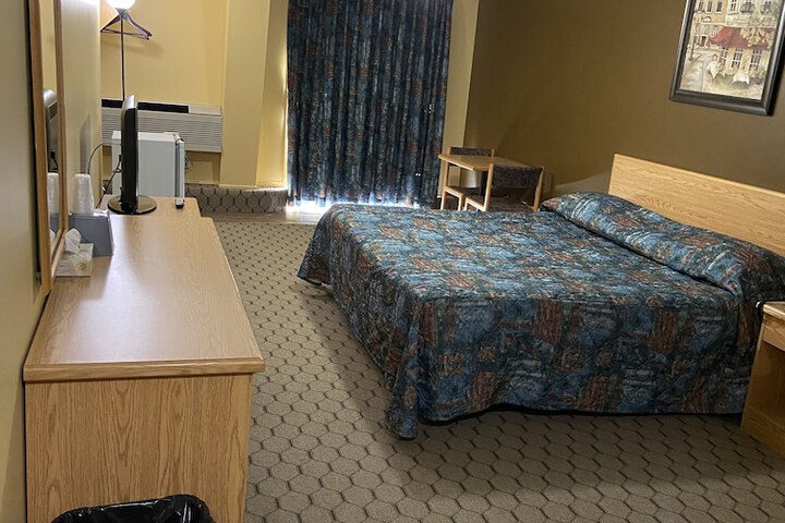 Room 52 of 63