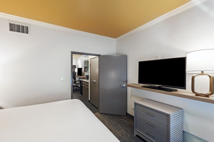 Room 25 of 51