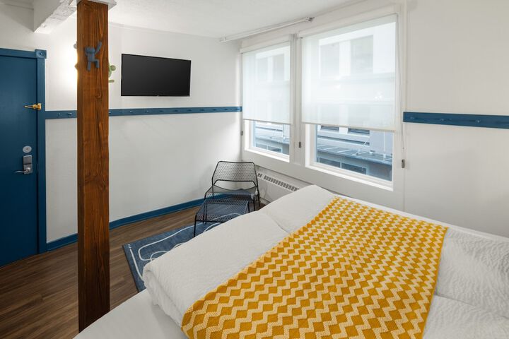 Room 67 of 158