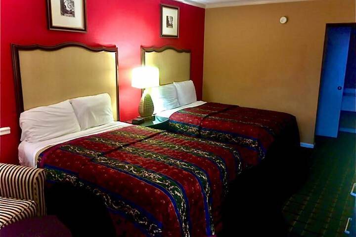 Room 21 of 28
