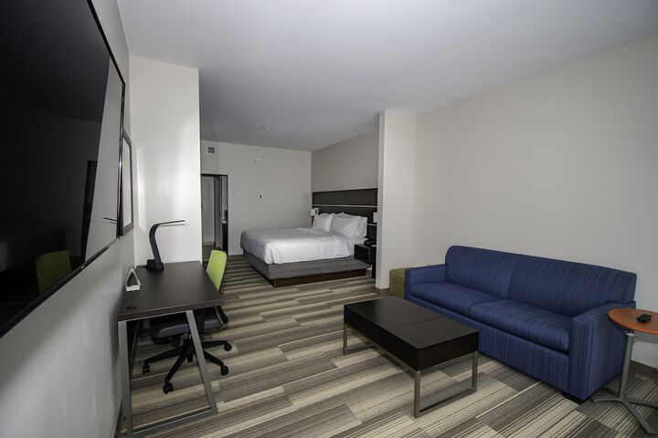 Holiday Inn Express & Suites Tonawanda - Buffalo Area by IHG