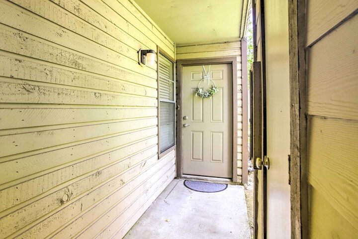 Walden Golf Course Condo Near Lake Conroe!