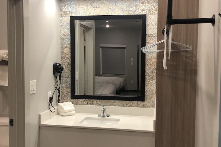 Room 8 of 19