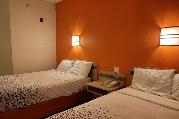 Modern Stay 39 Lakeview by OYO Minonk Garden