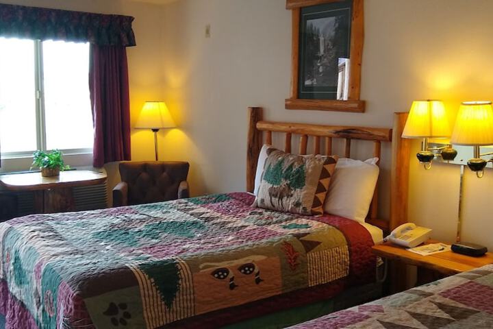 The Ponderosa Motel