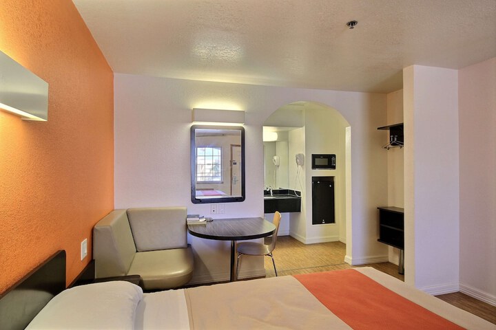 Motel 6 Edinburg TX