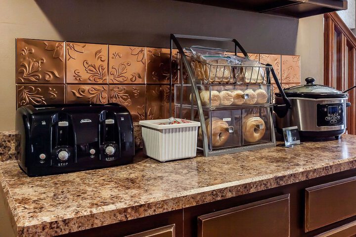Breakfast/Coffee Service 33 of 35