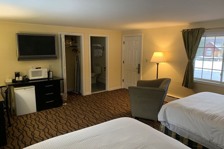Four Winds Country Motel