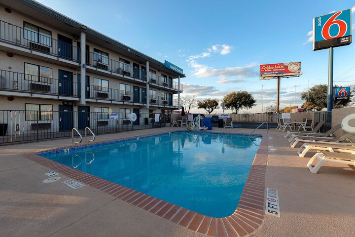 Pool 7 of 35