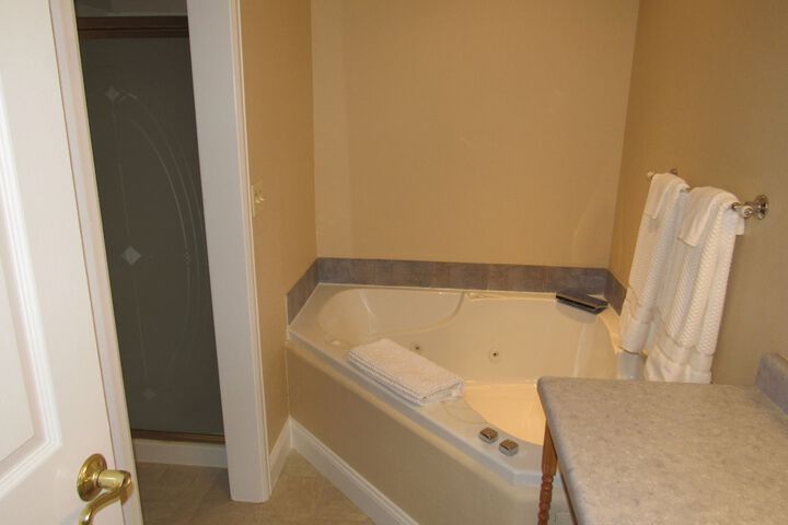 Hot Tub 95 of 97