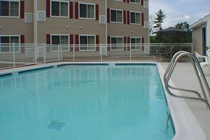 Country Inn & Suites by Radisson Lake George (Queensbury), NY