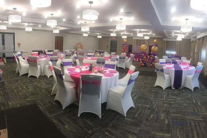 Ballroom/Hall 37 of 44